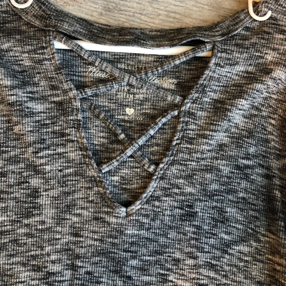 cropped long sleeve shirt w crosses in front